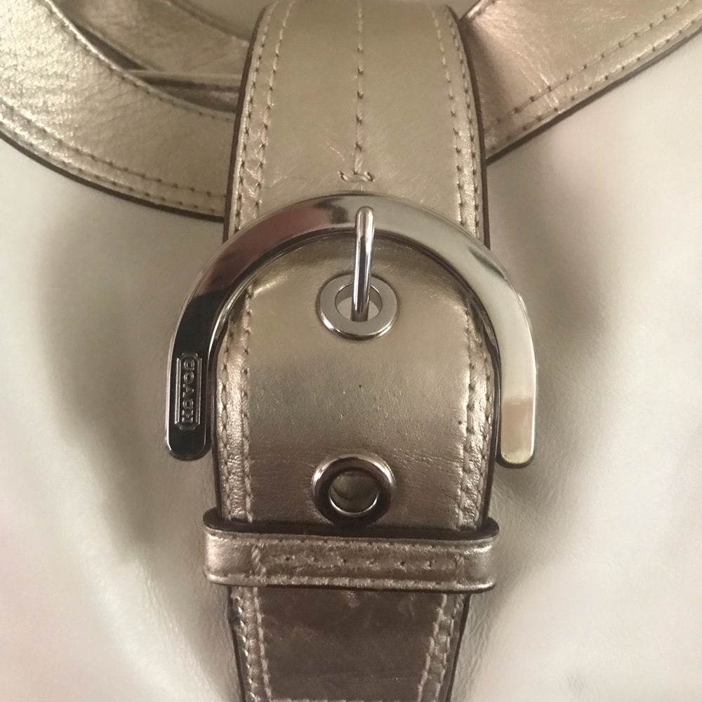 Coach
Soho Lynn Cream Leather Shoulder Bag - Picture 8 of 10